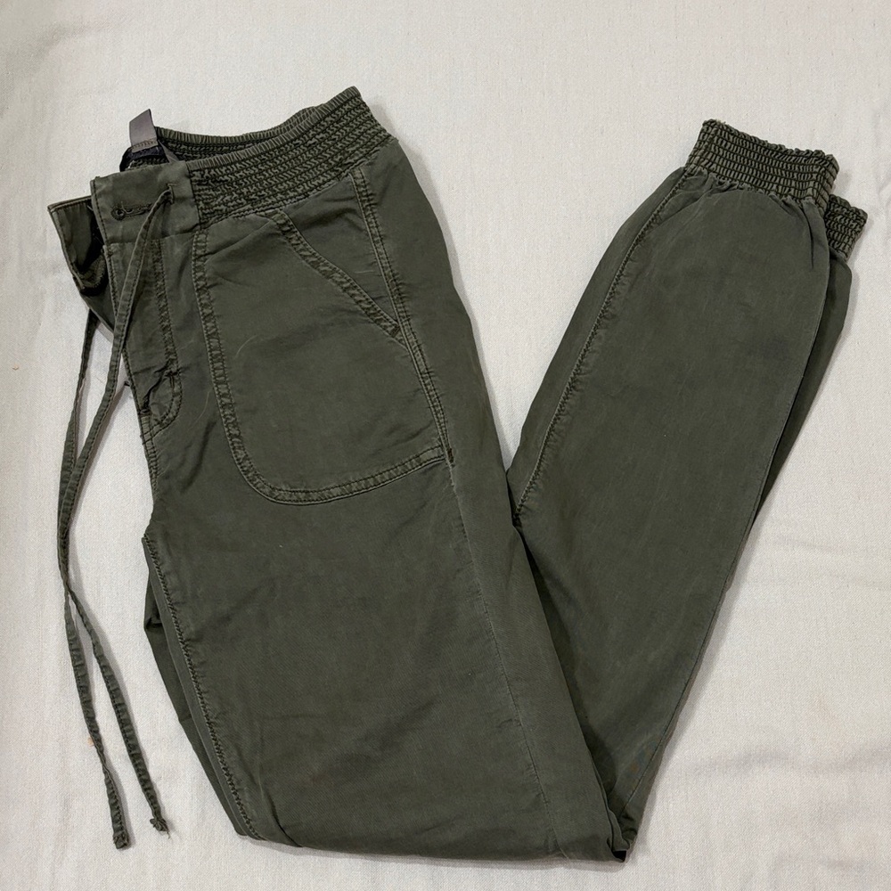 American Eagle Cargo Joggers Sz 4 Long / Army Green